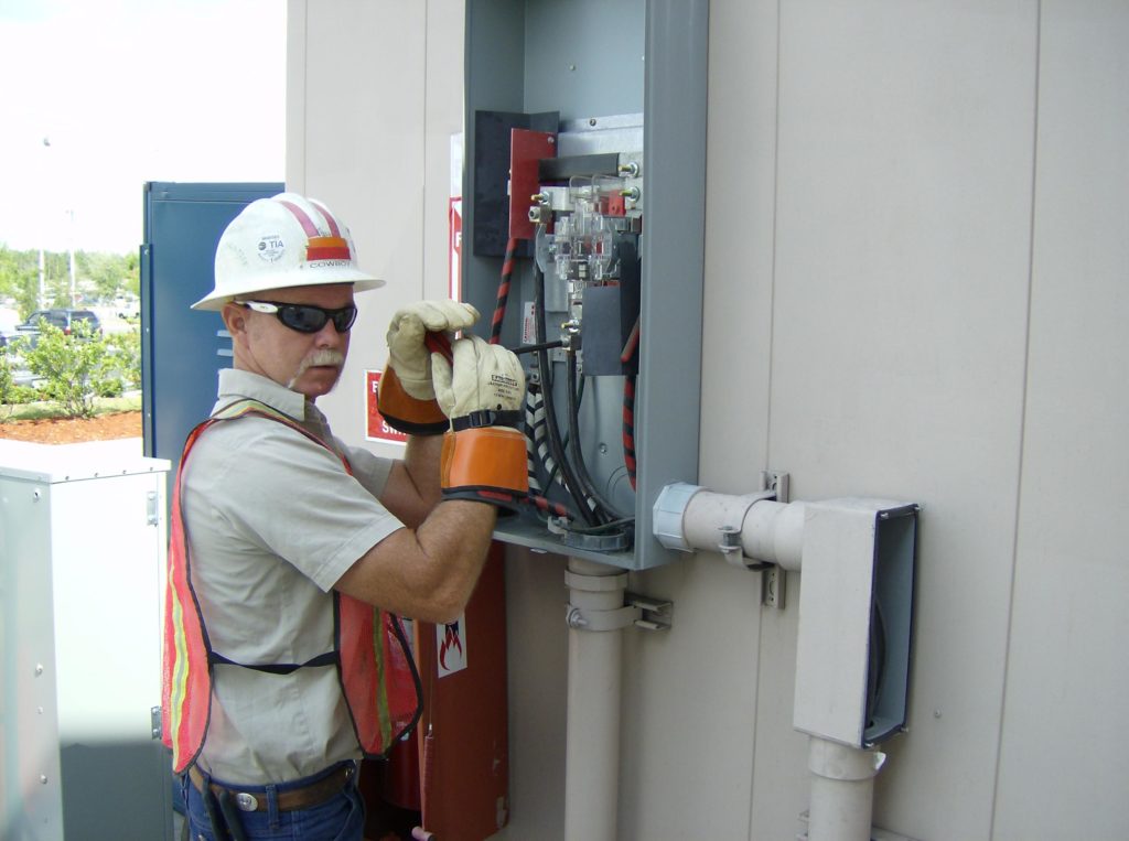 K&K Electrician with PPE